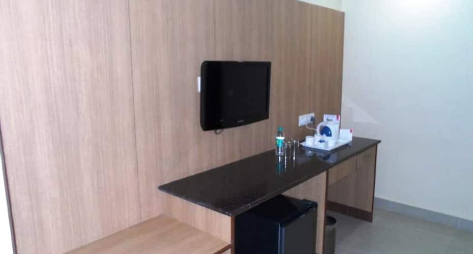 Kandy PLR Hotels, Tirupati 3